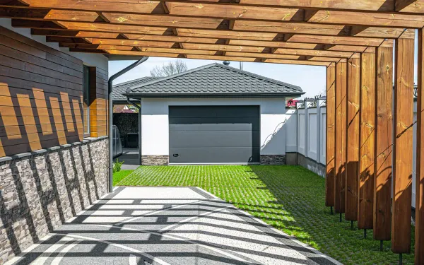 Referenzprojekt Zimmerei Kappler: Holz-Carport Douglasie in Calw