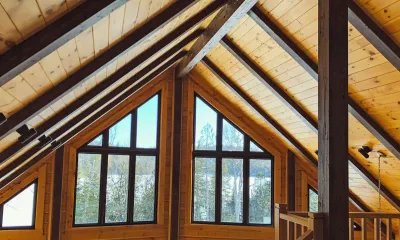 Innenausbau mit Holzdecke und Galerie von Zimmerei Kappler